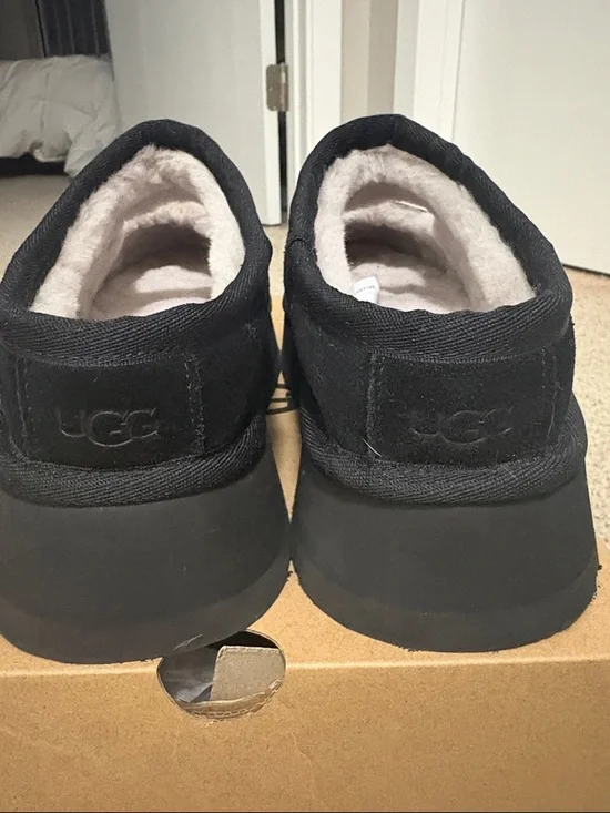 UGG Black Plush-Lined Slip-On Clogs - Picture 4 of 7
